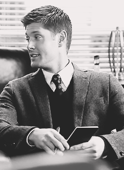........0_0.......... - So many cute - Dean Winchester - Jensen Ackles - Supernatural gif
