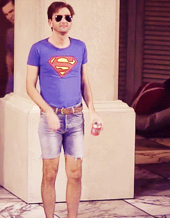 23 Gifts David Tennant Has Graced The World With -- Drunk dancing in jorts [GIF]