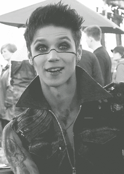 andy from BLACK VEIL BRIDES. I think this might just possibly be the best gif EVER!!!!