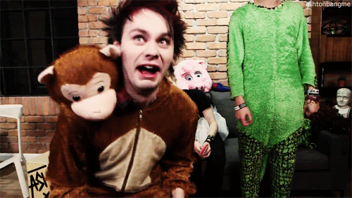 Because their livestreams are never boring. Ever. | 18 Reasons Why 5 Seconds Of Summer Looks So Perfect