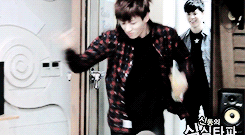 Best jungkook gif everrrrrr :<3 Has he ever tried not to look attractive on EVERYTHING he does?!?!