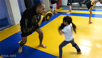 brucelee-online: “ 5-year-old girl show off her muay thai. My girl