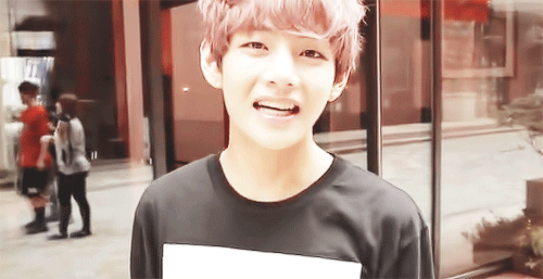 BTS | Alien V with his sweet square smile ♡♡ Kim Taehyung