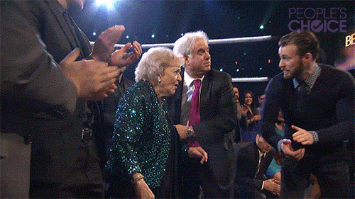 Chris Evans Goes Full Captain America, Escorts Betty White to the People’s Choice Awards Stage | Vanity Fair