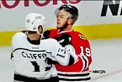Crawford defends Toews, one of my favorite Stanley Cup Playoff moments : (gif