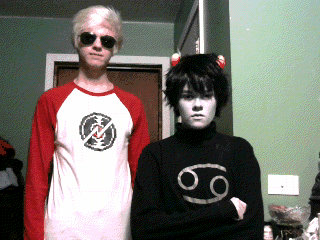 Dave and Karkat in a gif. Oh look at that.