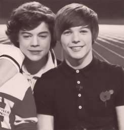 do you ever just...? (gif<<< I think this X Factor Louis is my fav Louis-- WHAT A TWINK<< see kids, this was bottom louis and top harry. :, time flies