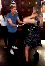 Everyone needs to see Niall dancing