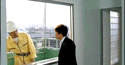 Funny Joke Pictures : Japanese Window Cleaner Gif