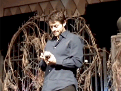 (gif Misha double-take reaction on seeing Destiel fanart on this girl's phone. ROFL.