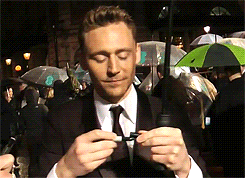 (gif Tom trying to put a Sharpie cap back on xD