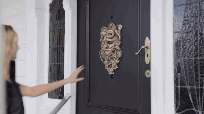 gifsboom:    Video: A Door Knocker Comes to Life to Scare Away Door-to-Door Salespeople in This Funny New Ad from New Zealand