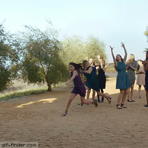 Greatest Wedding Bouquet Catch | Gif Finder – Find and Share funny animated gifs