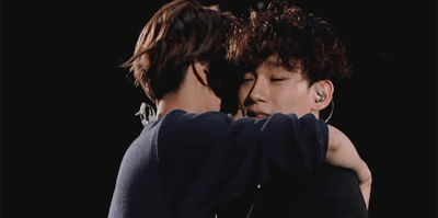 I love how Jongin still has his arms around Chen, even as he yawns in his face