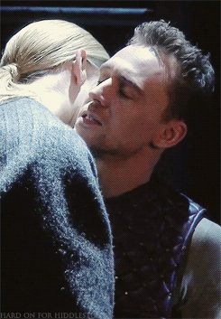 If these Coriolanus *gifs* don't get you all hot and bothered, I can't help you...