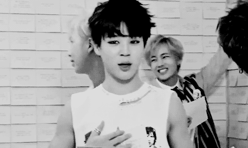 Jimin lol and v is just cheesing in the background