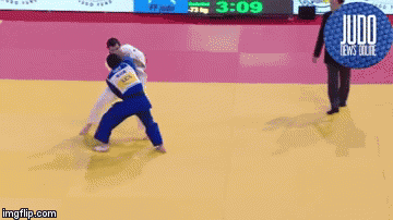 Judo gifs Juji Gatame —Just look on the torque on this Ashi-guruma! The timing, catching the Uke still with the feet in the air, and the work of the arms is just gorgeous!