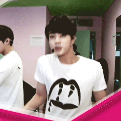 Jungkook in the back is like: 'Dude wtf...' HAHAHAHA gif. Jin, my bias ❤️❤️❤️