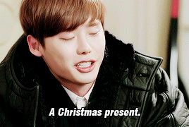 Lee Jong-Suk in ' Pinocchio ' ; Drunken Christmas Presents lol [GIF] #kdrama