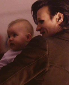 Matt Smith and Stormageddon (gif ADORABLE! Matt Smith with a baby... Your argument is invalid