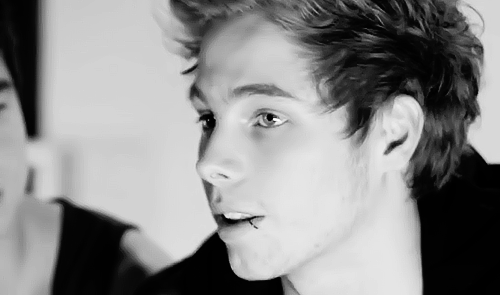 Ok, so Luke looks so hot in this gif but then you see Cal's face