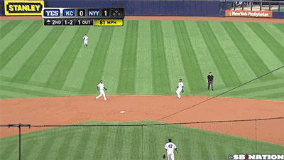 Robinson Cano got territorial. | The 89 Funniest Sports GIFs Of 2013 <-- My turf.