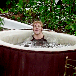 Sam Claflin in Hawaii ♥ 4/4 behind the scenes of Catching Fire