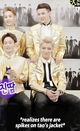 Section TV 150322 : Sehun's urge to touch Tao is strong (1/2