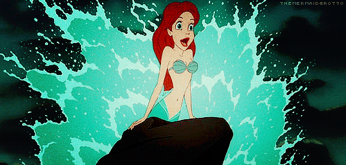 Si el brillante momento de Ariel hubiera sido destruido por una ola que choca contra ella: | 17 formas en que escenas de películas de Disney podrían haber sido mucho, mucho peor
