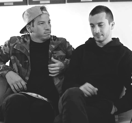 Tyler does stuff like this all the time and I always love how Josh just seems so shocked at first but then he returns the love in some other way and honestly they're the two sweetest and cutest things I've ever seen.