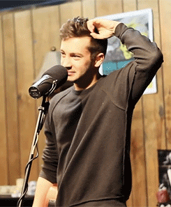Tyler Joseph being so cute in a gif. So adorable. I love twenty one pilots. Funny babe