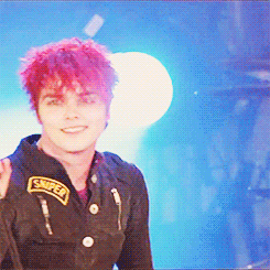 What's that sound? Oh nothing, juSt mY HEART EXPLODING BECAUSE OF GERARD'S SEXINESS