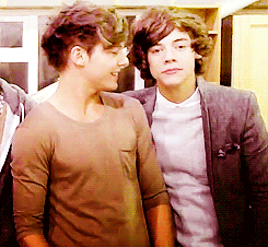 When Louis wanted to rub Harry's face all over but had to resist.