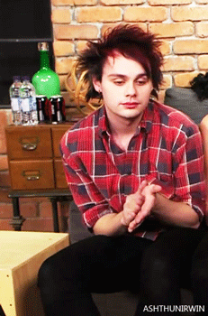 When you have to clap your hands for someone you don't like <<< Yes Michael yes